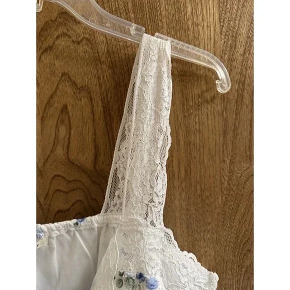 Baevely White Lace Strap Blue Floral Crop Top Cottage Core 2X Slim Fit Button - Picture 6 of 7